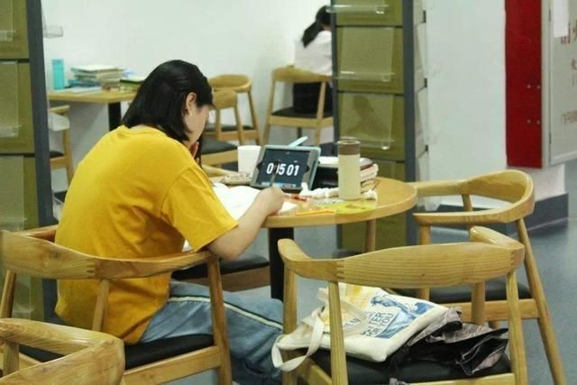 聽說考研很容易，考985也不是很難，我建議你來看看這個！